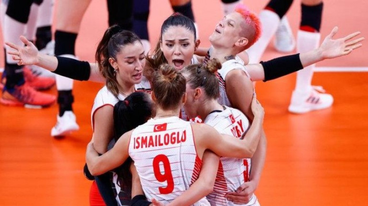 A Milli Kadın Voleybol Takımı'ndan Tokyo Olimpiyatları'nda büyük zafer