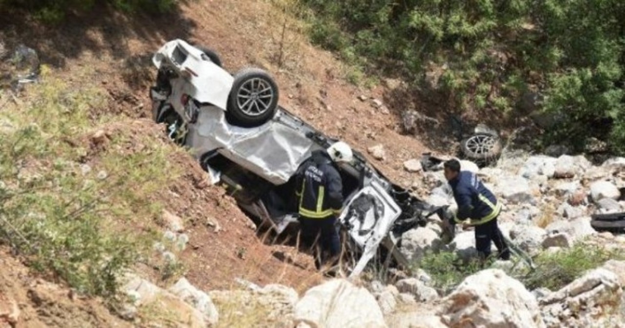 Antalya'da feci kaza: Doktor Mert Şimşek öldü,  eşi Aslıhan Ensari Şimşek ağır yaralandı