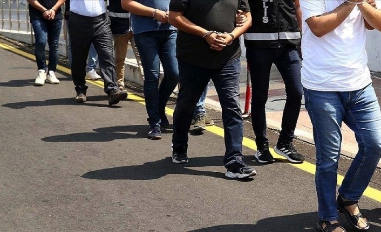 FETÖ'nün Hava Kuvvetleri soruşturmasında 13 gözaltı kararı