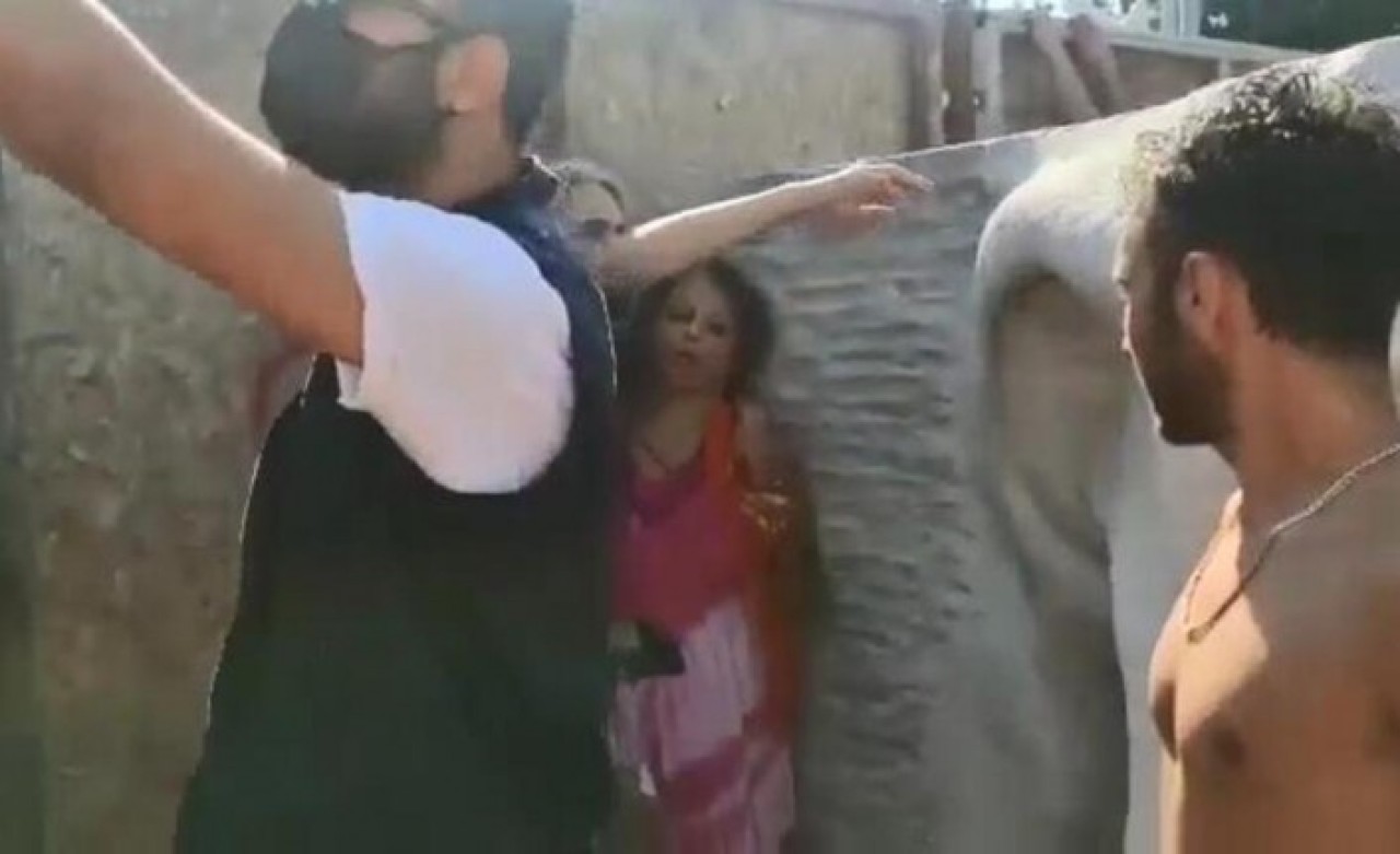 İranlı kadının Türk bayrağını yırtıp üzerine bastığı iddia edilmişti! Flaş gelişme...