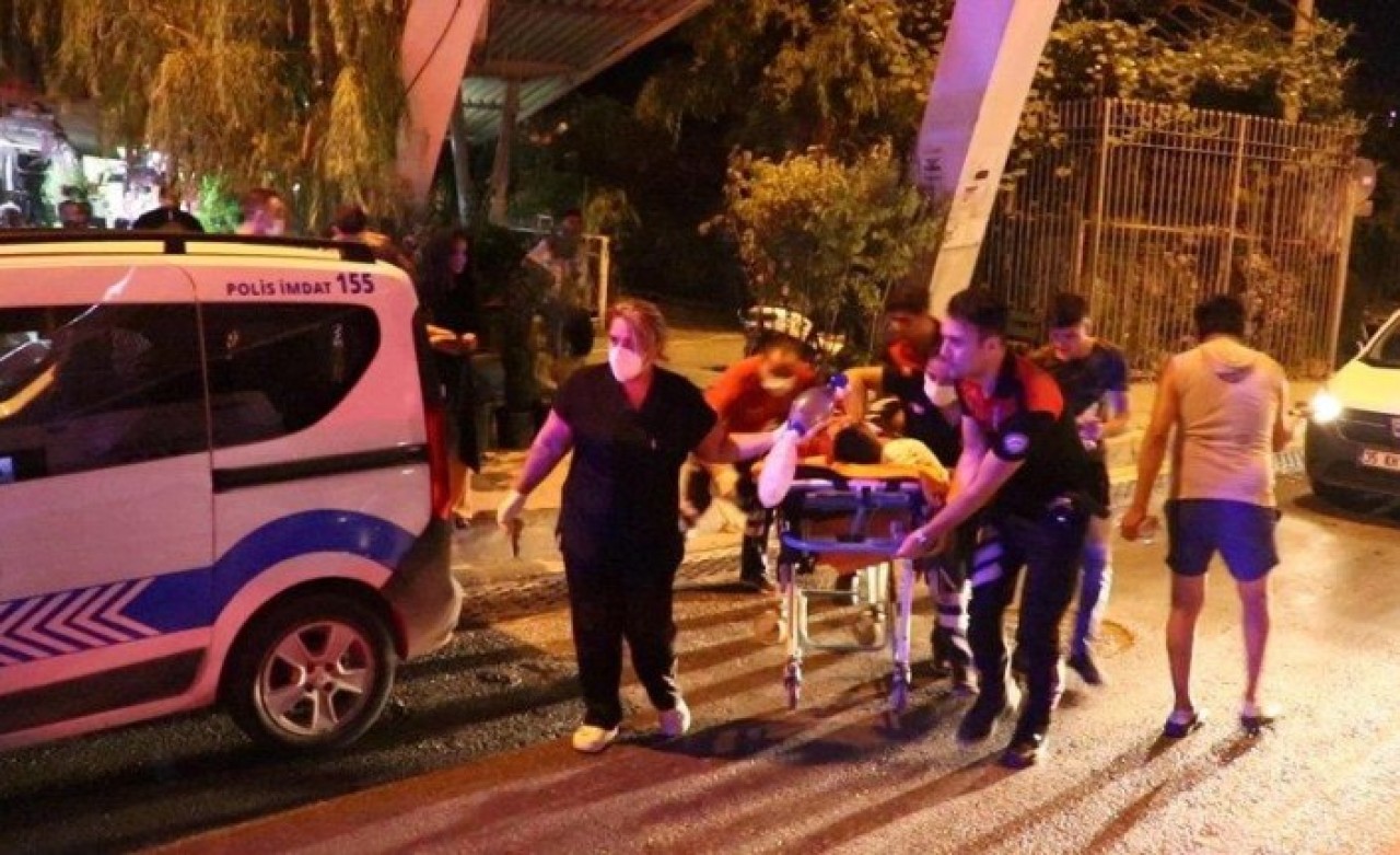 İzmir'de ‘Omuz atma’ kavgası: Kadir Özdemir öldü,  3 de yaralı var