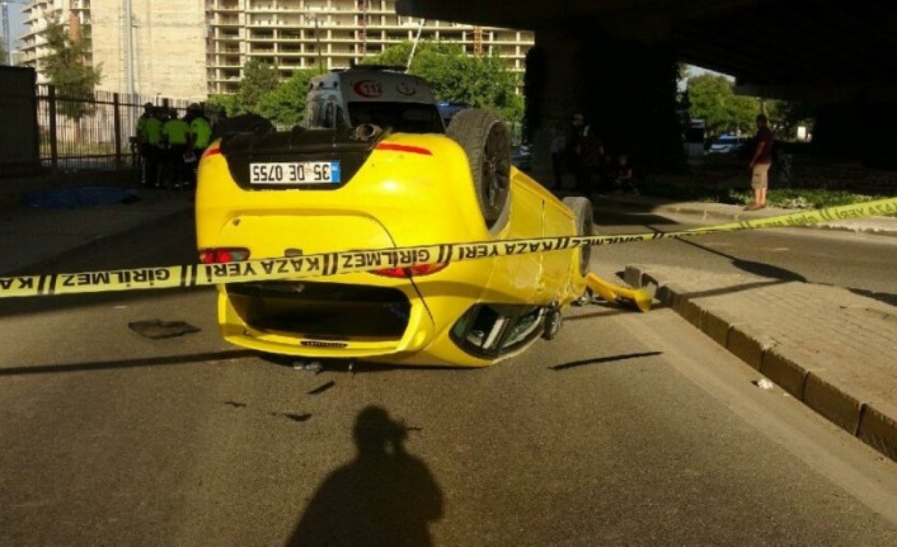 İzmir'de takla atan otomobil çarptı: Ali İhsan Yardır öldü