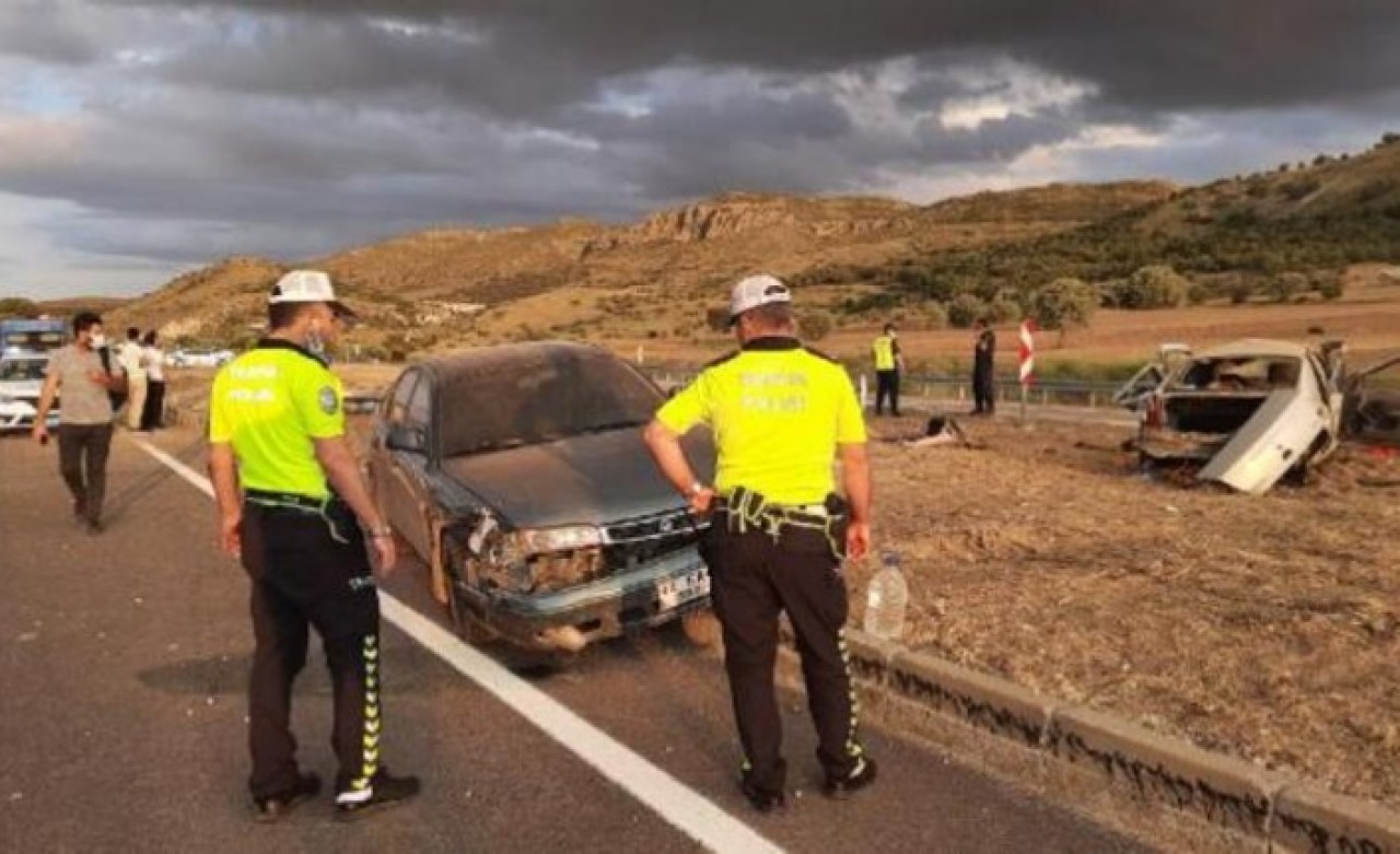 Konya'da korkunç kaza: Musa Keser,  Menekşe Keser,  Abdullah Bircan ve Muhteşem Akalı öldü