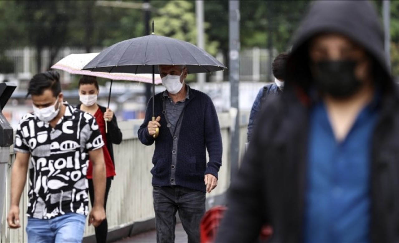 Meteoroloji İstanbul'u uyardı: Yağmur,  fırtına!