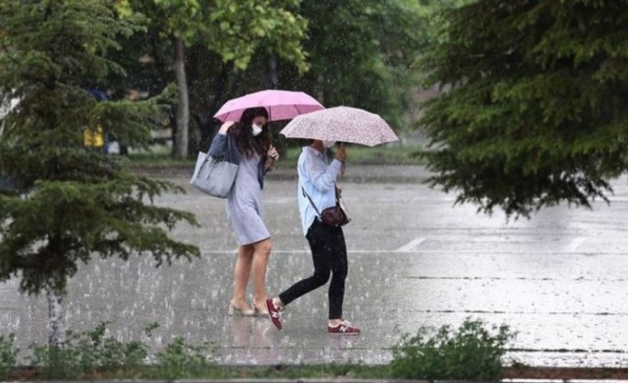Meteoroloji şehirlerin isimlerini tek tek sayarak uyardı: Aşırı yağış ve sel tehlikesi!