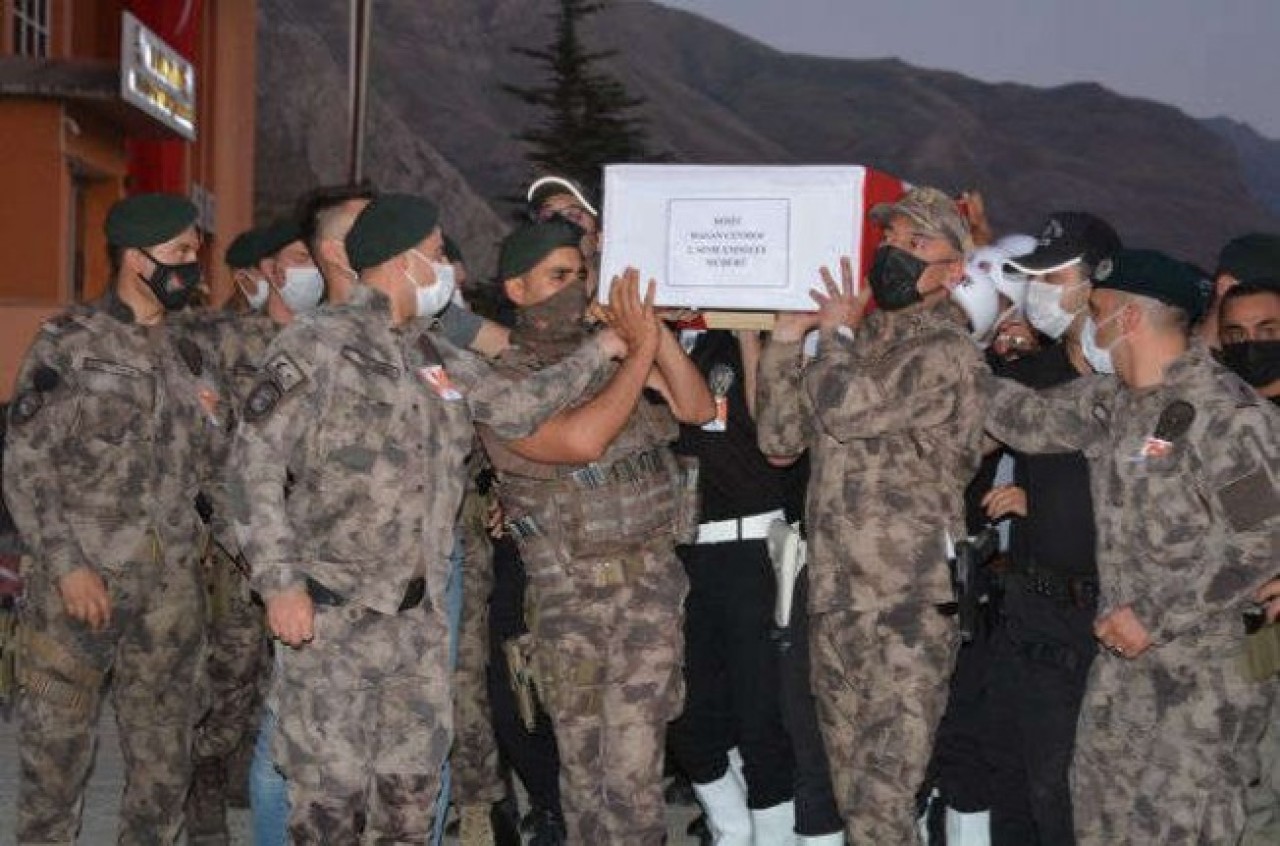 Şehit Hakkari İl Emniyet Müdürü Hasan Cevher için tören: Gözyaşlarıyla uğurlandı