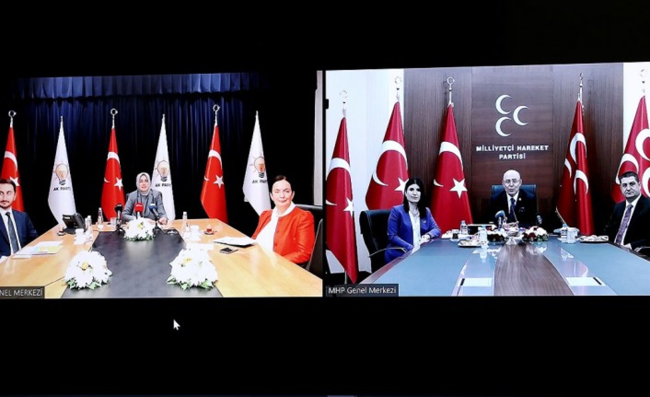 Siyasi partiler video konferans aracılığıyla bayramlaştı