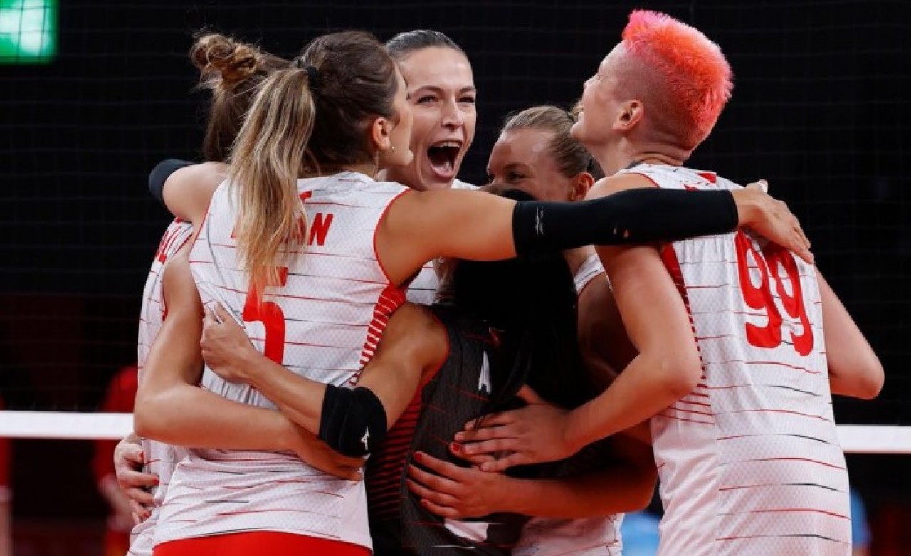 Tarihi başarı: A Milli Kadın Voleybol Takımımız Arjantin'e set vermedi,  olimpiyatlarda çeyrek finale yükseldi
