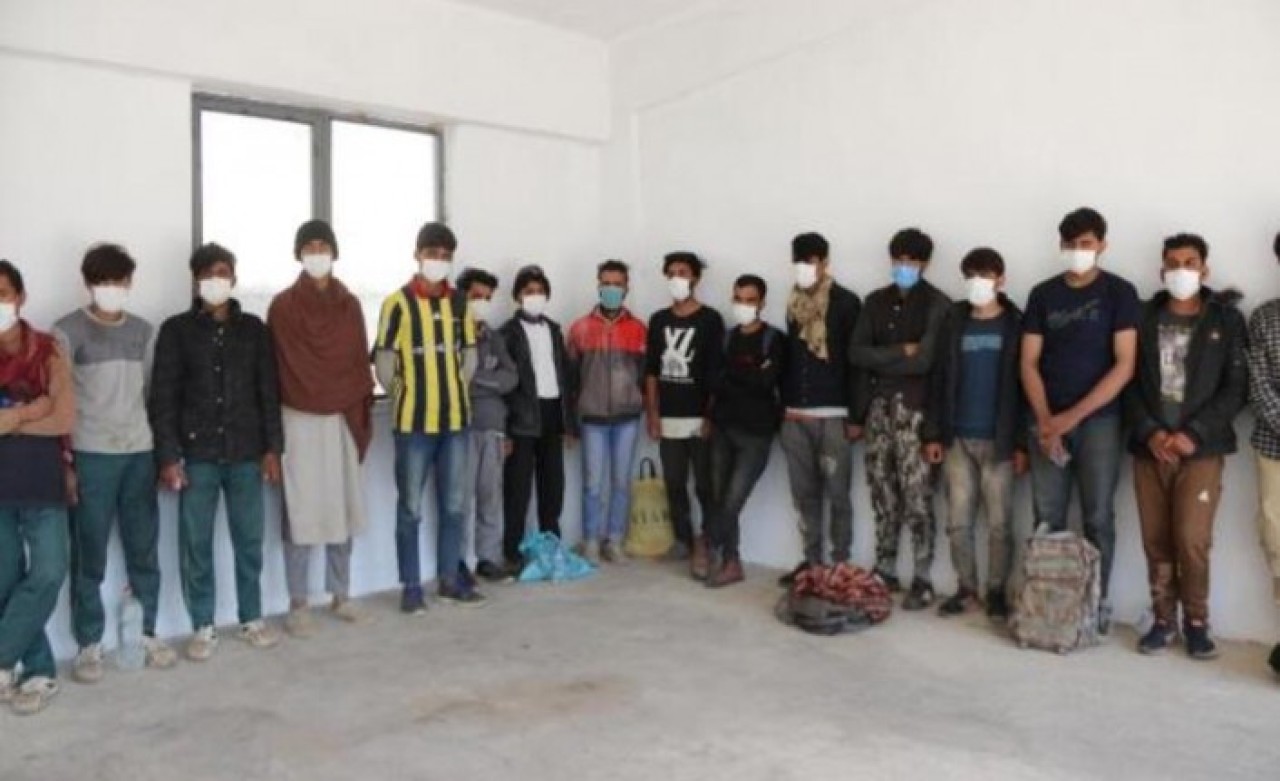 Van'da 73 Afganistanlı kaçak göçmen yakalandı