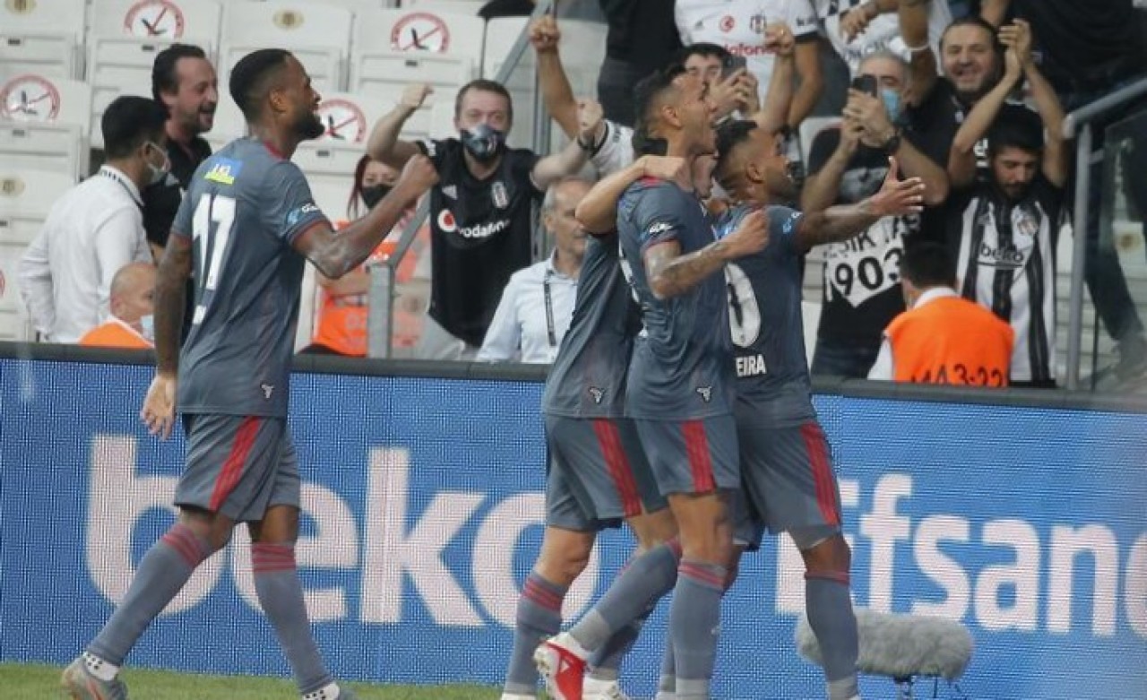 10 kişi de kalsa Kara Kartal: Beşiktaş,  Karagümrük'ü Teixeira ile vurdu!