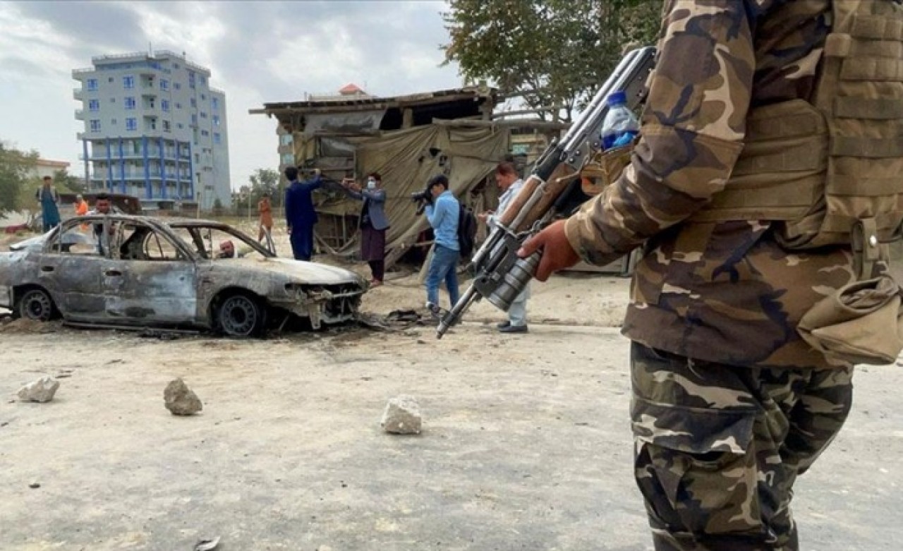 Afganistan'da kaos büyüyor: Kabil'e roketli saldırı
