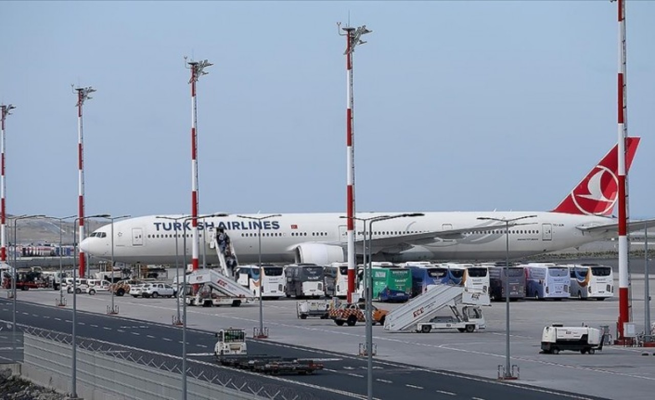 Afganistan'dan geleni Türkler dehşeti anlattı: Havalimanının yolunu kestiler,  uçağın altına girenler oldu