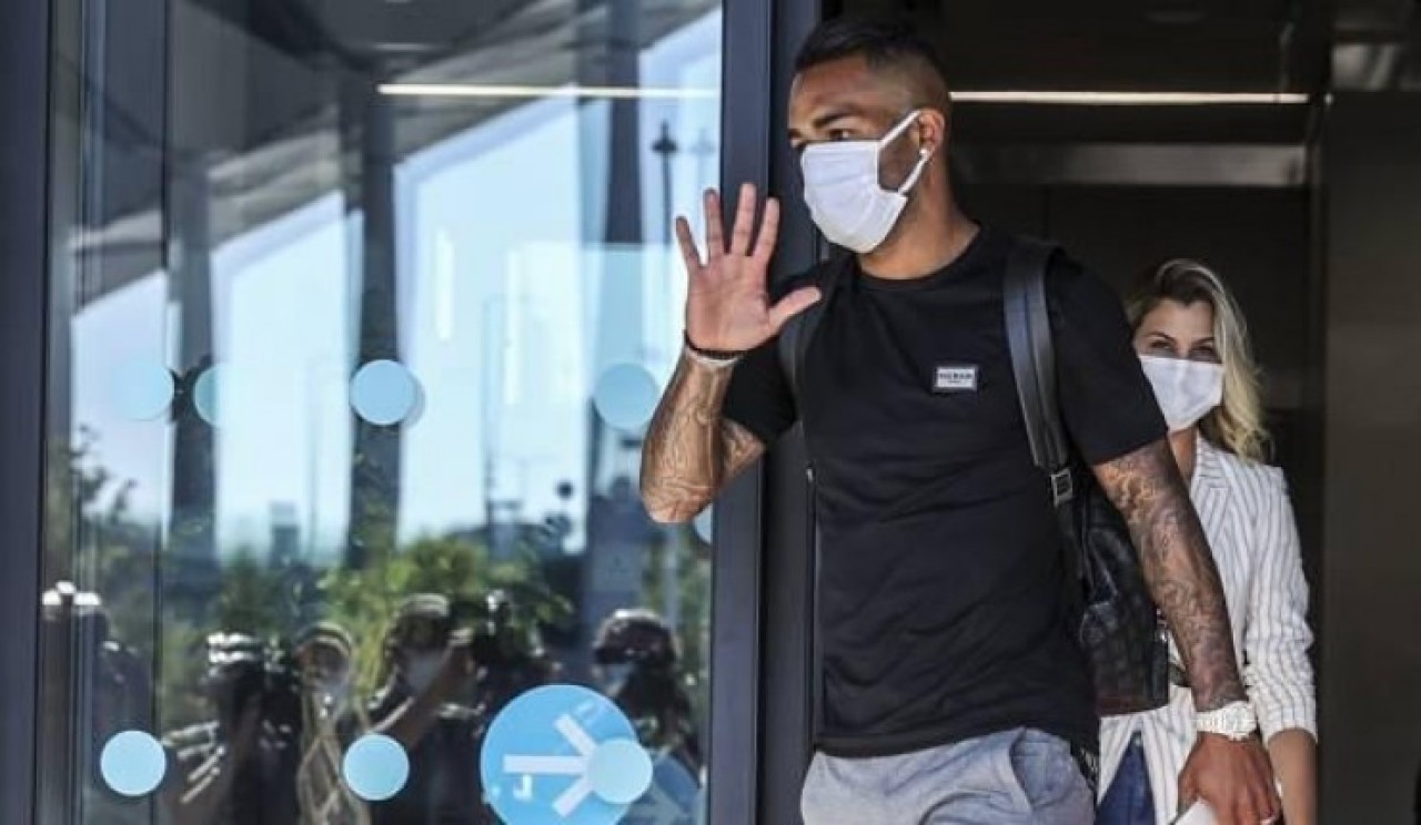 Alex Teixeira İstanbul'da! Sıra Ghezzal'da