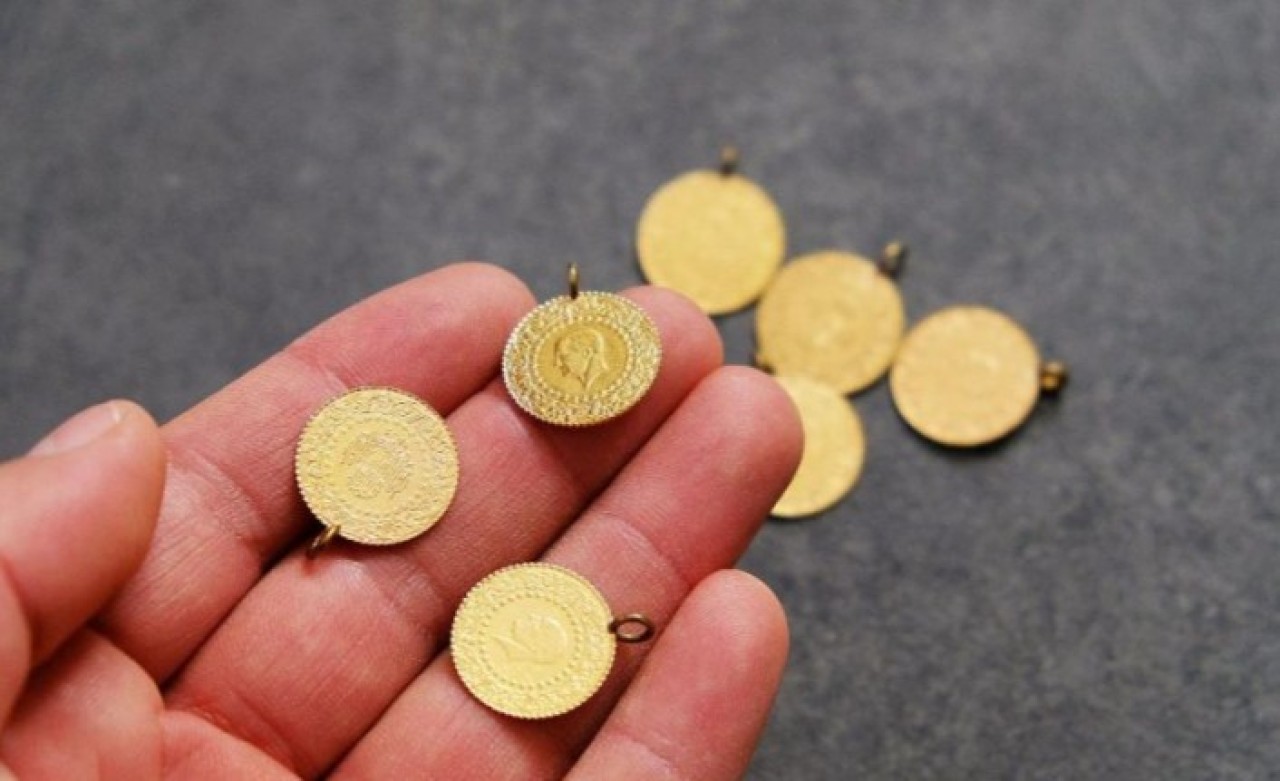 Altına yatırım yapacaklar dikkat: Gram altın fiyatları ne yönde seyir gösterecek?