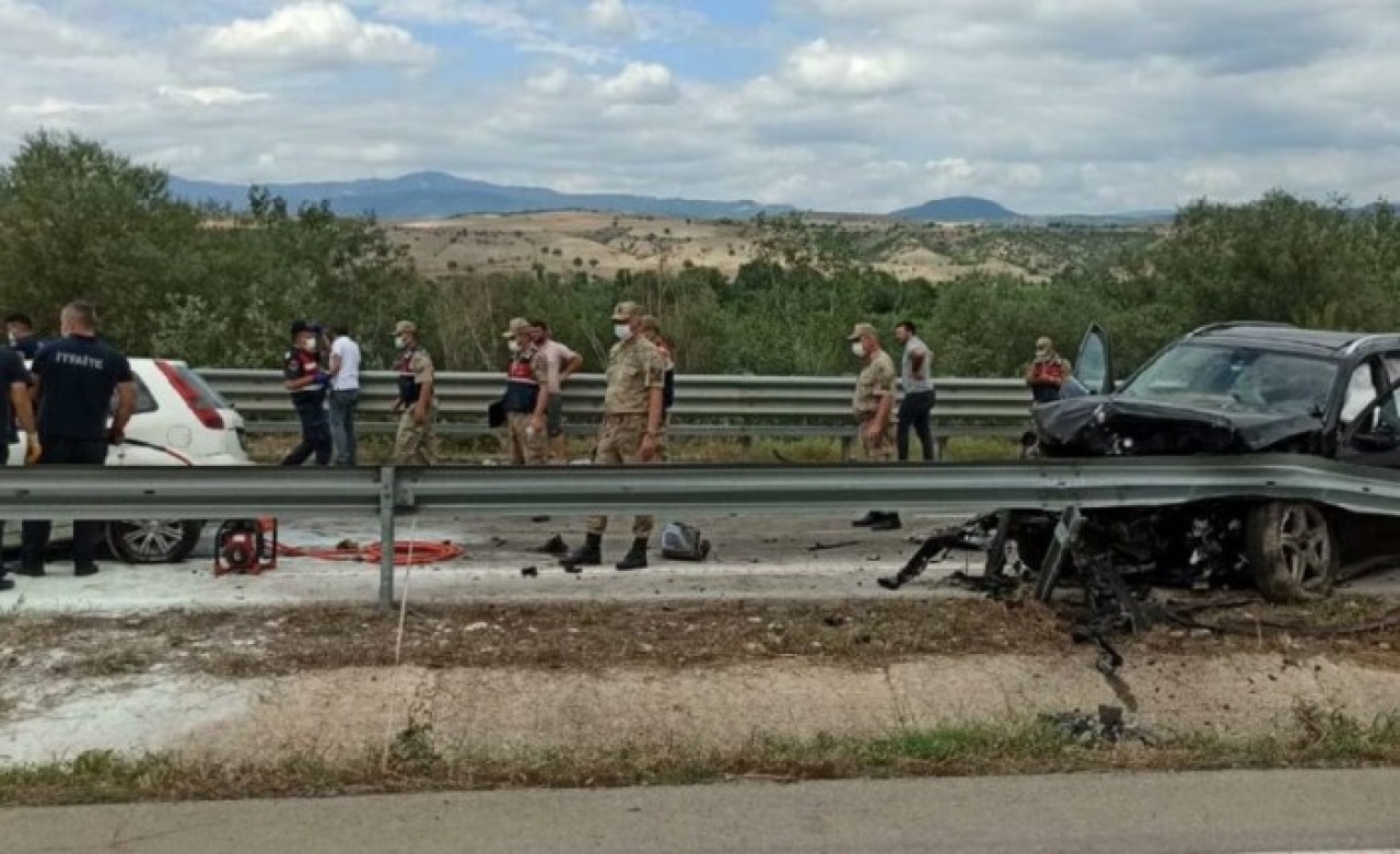 Amasya'da korkunç kaza: Baki Alma ve Metin Doğan öldü,  5 de yaralı var