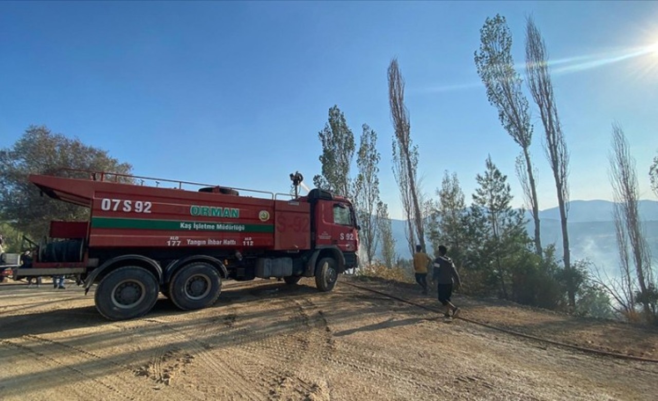 Antalya'nın Kaş ilçesinde orman yangını çıktı