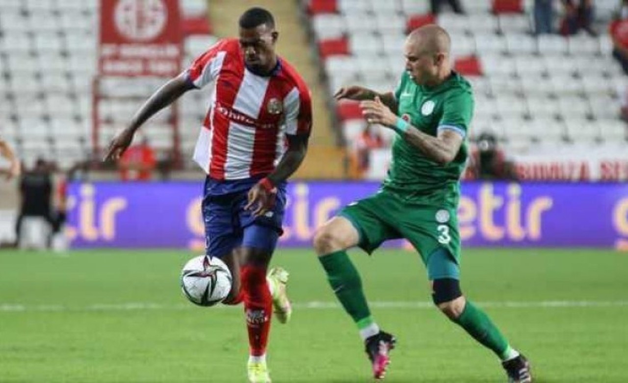 Antalyaspor-Çaykur Rizespor: 3 penaltılı maç nefes kesti