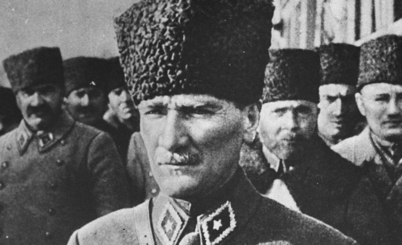 Atatürk’e düşmanlık edenin Türklük ile hesabı vardır!
