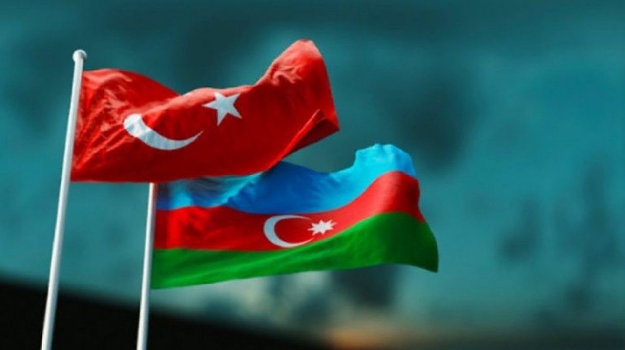 Azerbaycanlı Türkiye mezunları,  Türkiye'deki yangın mağdurları için kampanya başlattı