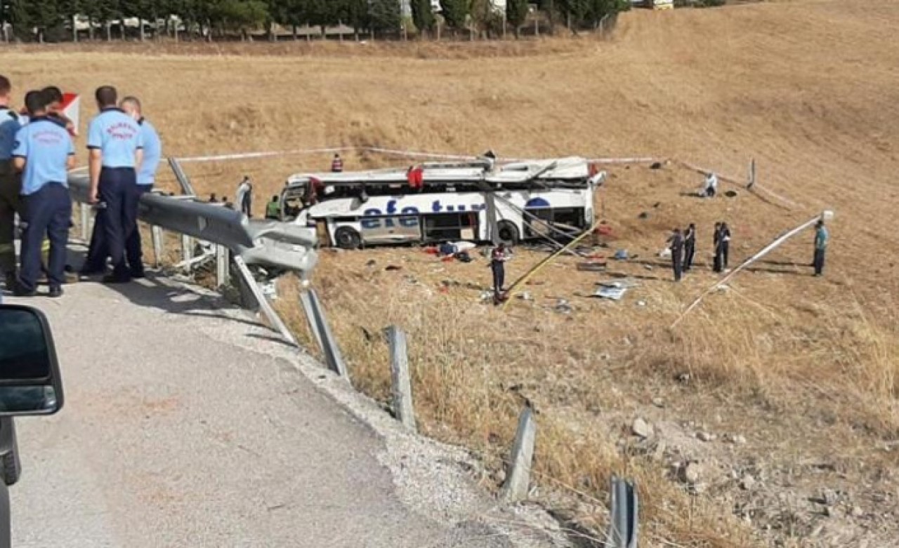 Balıkesir'deki otobüs kazasında ölenlerin kimlikleri belli olmaya başladı