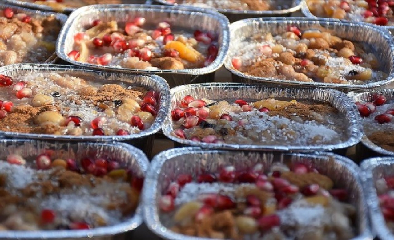 Bereket,  paylaşma,  birlik ve beraberliğin simgesi: Aşure Günü