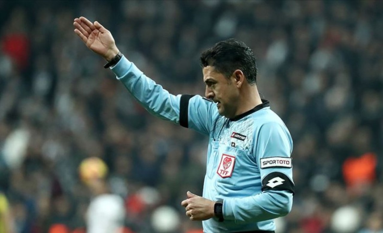 Beşiktaşlı taraftarlardan Beinsports'a Bülent Yıldırım tepkisi