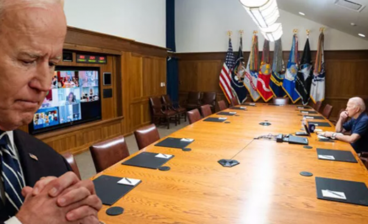 Dünya bu kareyi konuşuyor: Biden'ın çaresizliği böyle görüntülendi!