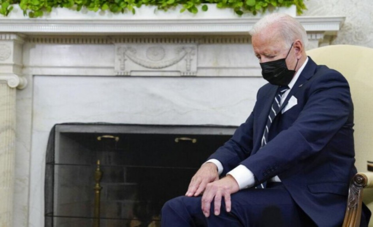 Dünyanın konuştuğu görüntü! Joe Biden konuğunun karşısında uyuyakaldı