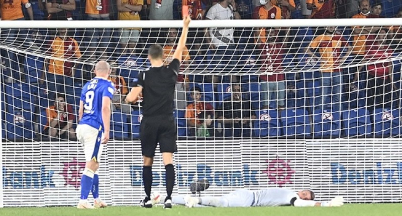 Galatasaray-St.Johnstone: Muslera yarası