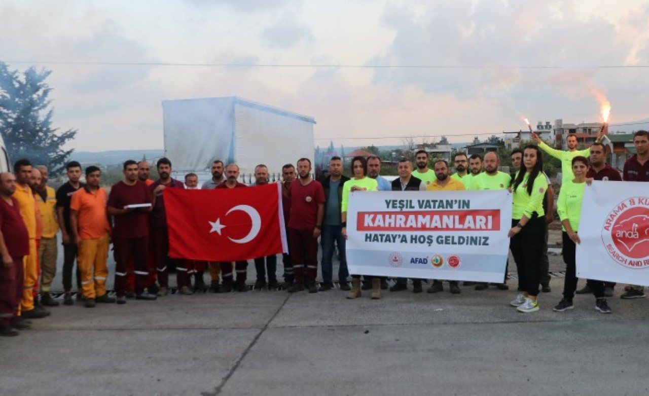 Hatay'a dönen "alev savaşçılarına" duygusal karşılama
