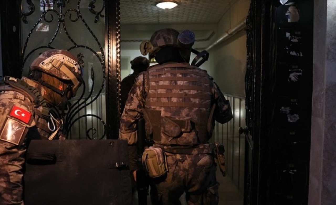 İstanbul'da 8 ilçede şafak vakti operasyon: Çok sayıda gözaltı var