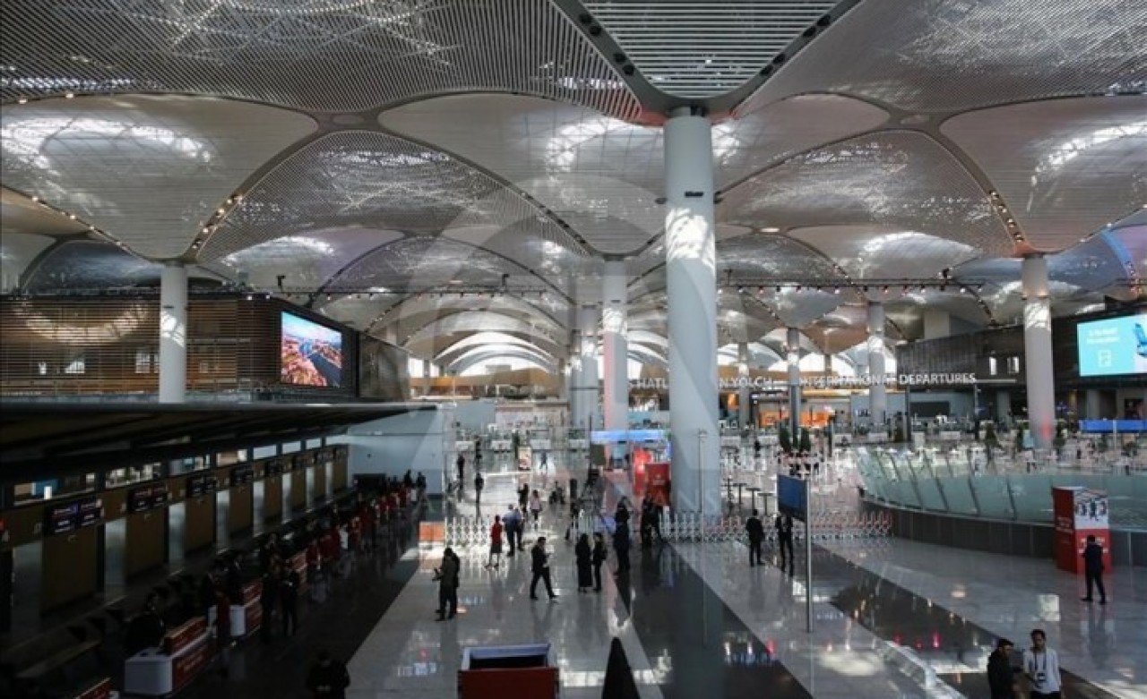 İstanbul Havalimanı'nda uyuşturucu madde yapımında kullanılan 4.3 ton madde ele geçirildi