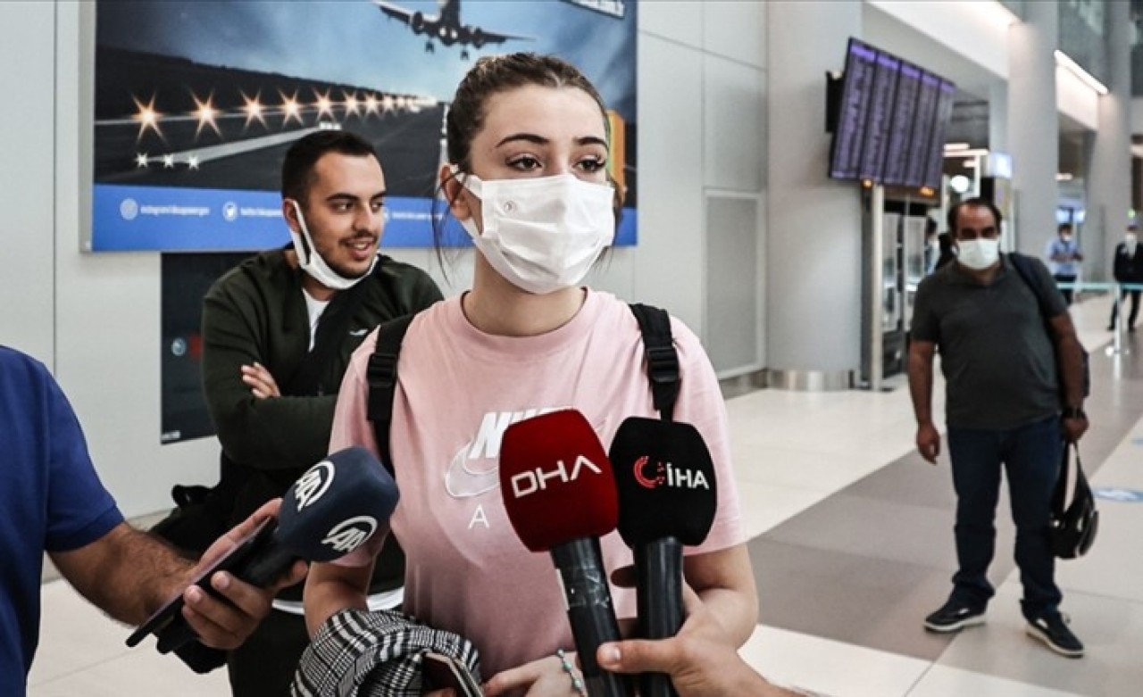 Kabil'deki dehşet anlarını anlattı: Türk'üz diye bağırdıkça Taliban bizi kırbaçla geri püskürttü!