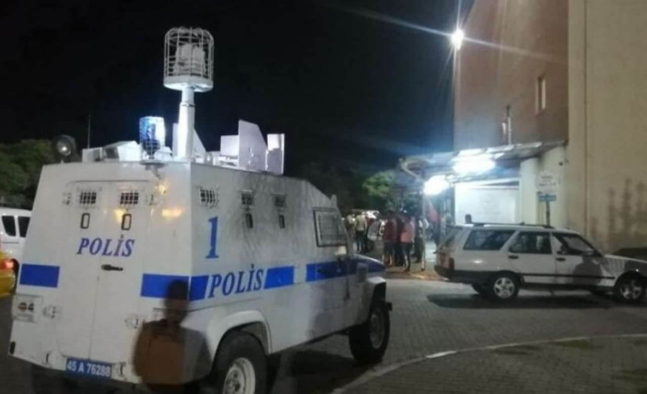 Manisa'da kavgaya giden polis Özgür İşnel bıçaklandı