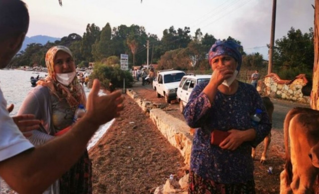 Marmaris Orhaniye ağlıyor! Deniz kenarında endişeli bekleyiş