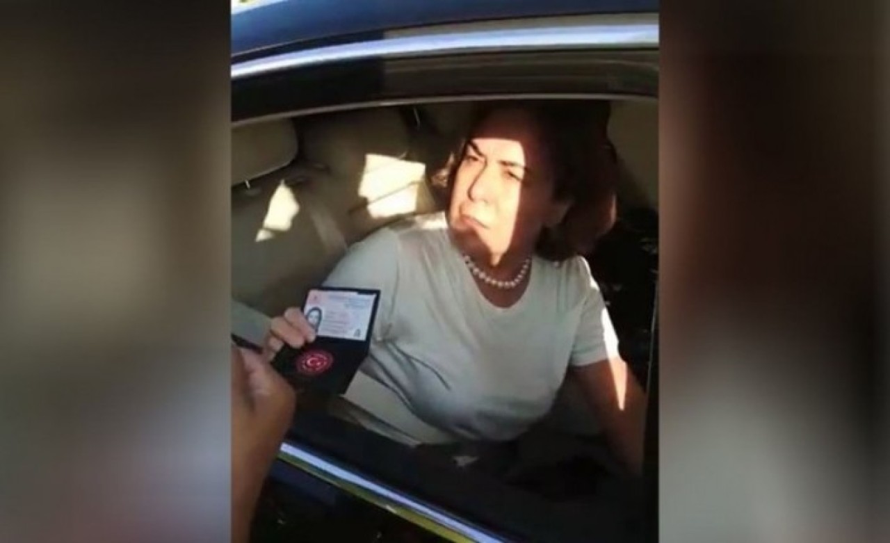 Mersin Valiliği'nden AK Partili Zeynep Gül Yılmaz'ın aracını durduran polislerle ilgili açıklama