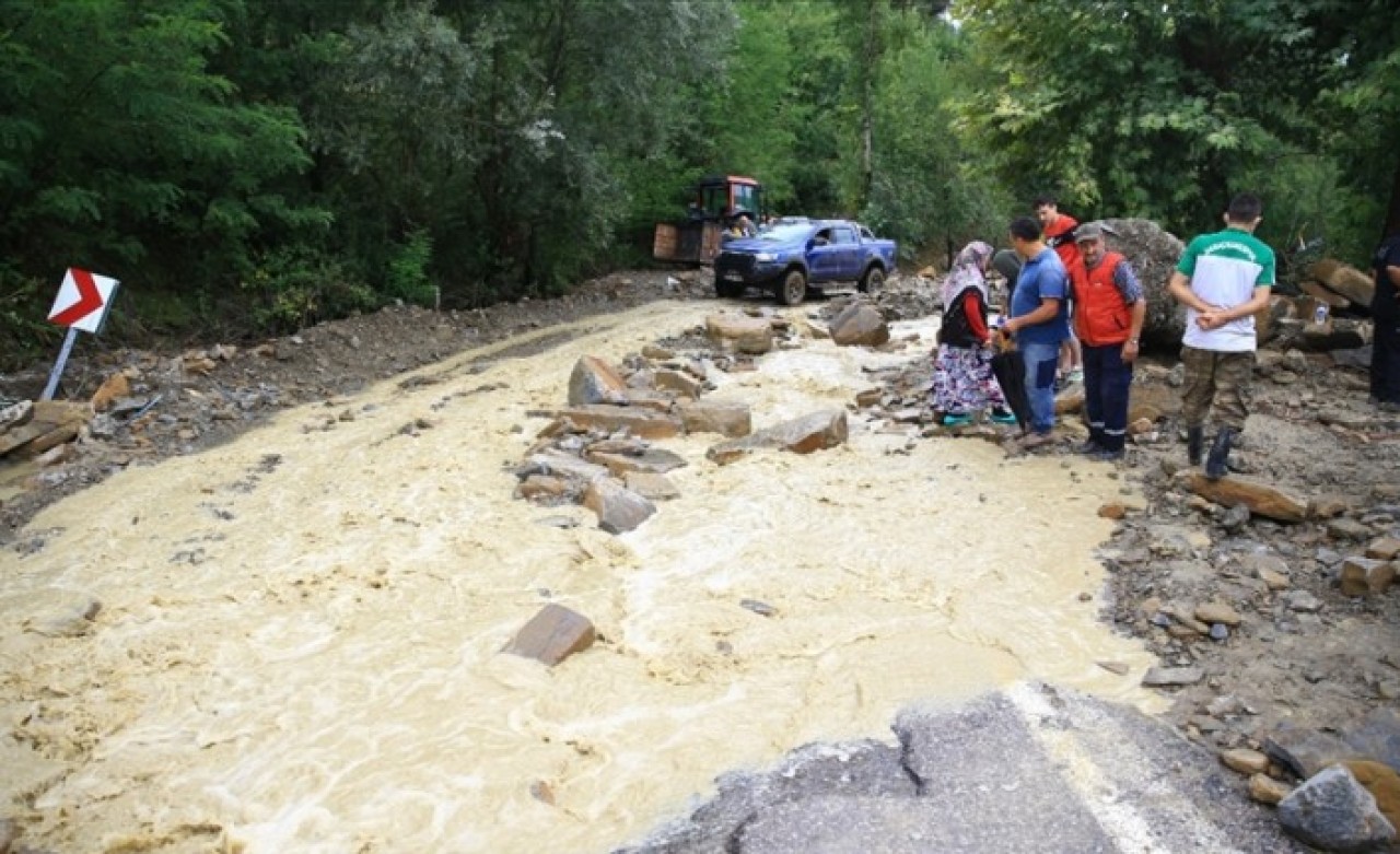 Meteoroloji ve AFAD 4 şehir için uyarı yaptı: Bu gece şiddetli yağış,  sele dikkat! Tedbirli olun!