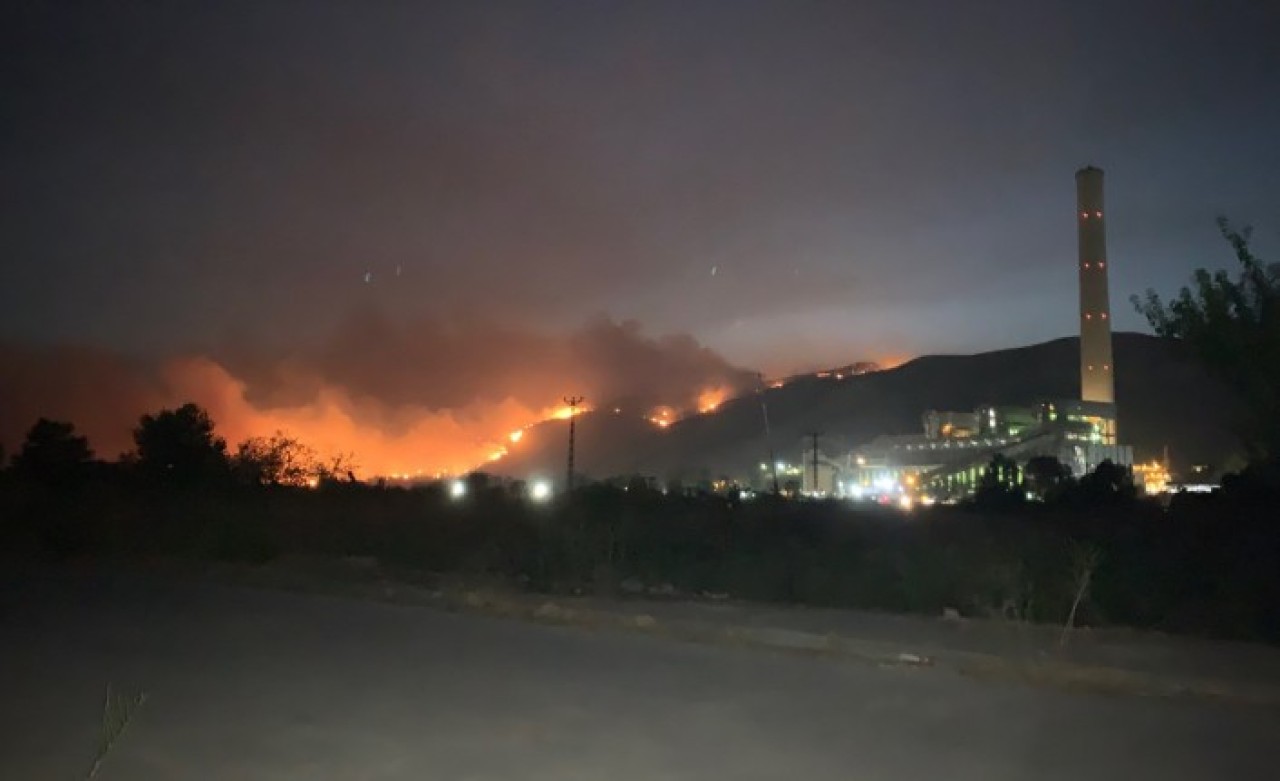 Milas yangını Kemerköy Termik Santrali'ne ulaştı: Sirenler çalıyor,  tehlike büyük! Ören de boşaltılıyor