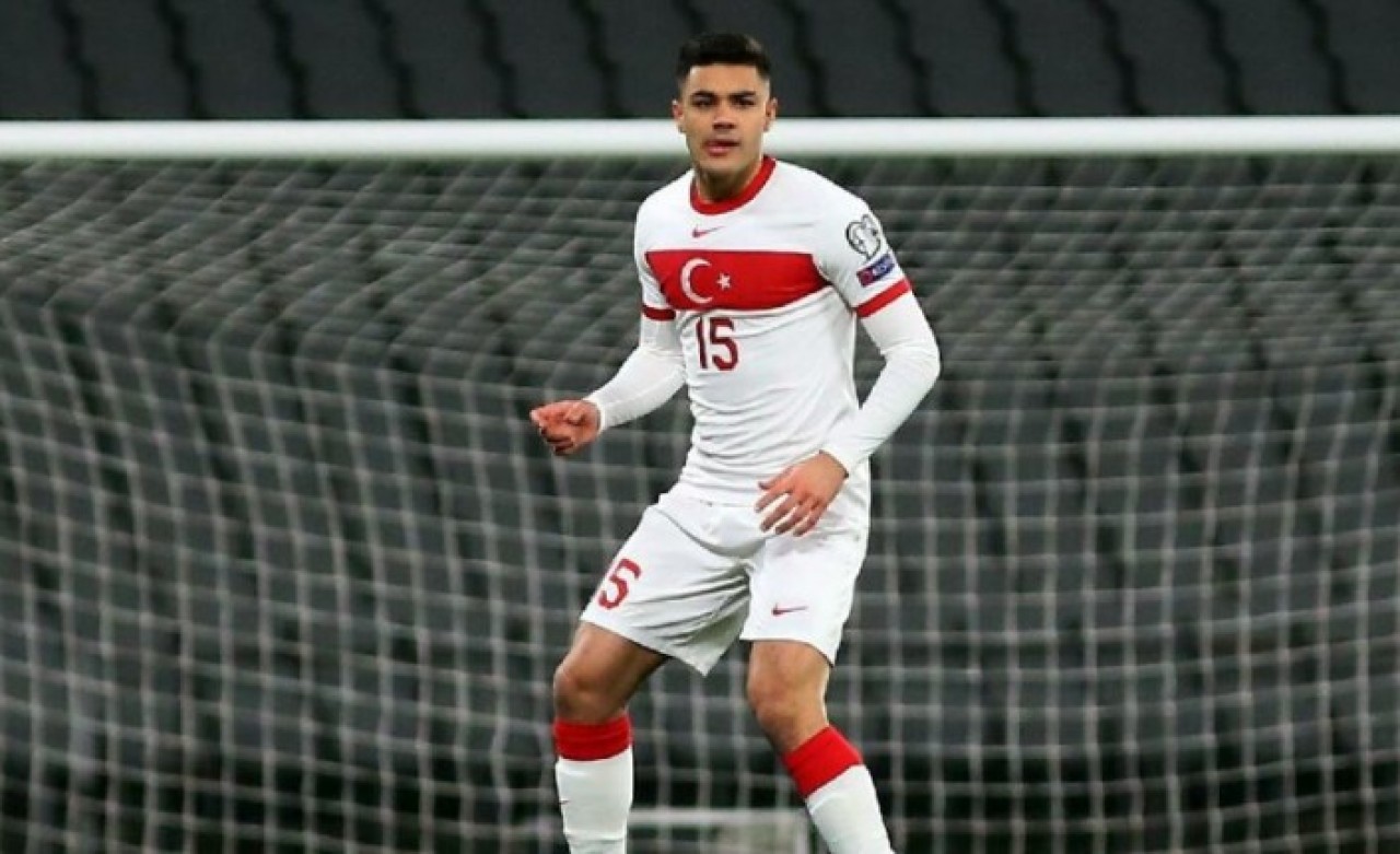 Ozan Kabak,  İngiltere'ye geri döndü