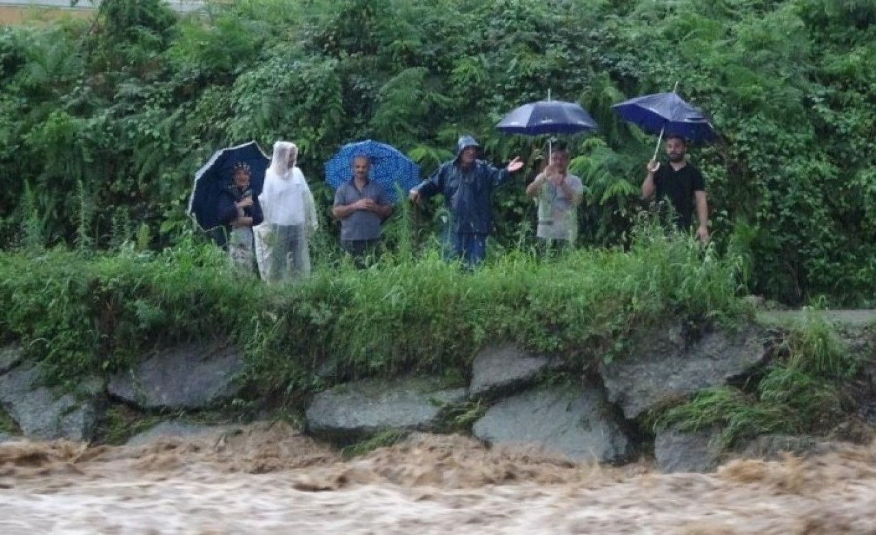 Rize,  Artvin,  Ordu'dan peş peşe kötü haberler geliyor: Halka 'Sokağa çıkmayın' anonsu yapılıyor!