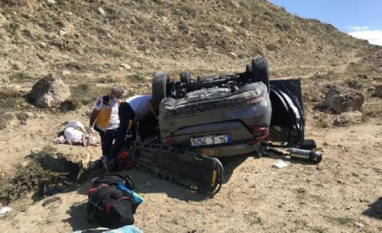 Sivas'ta feci kaza: Gönül Ateş öldü,  3'ü çocuk 5 yaralı