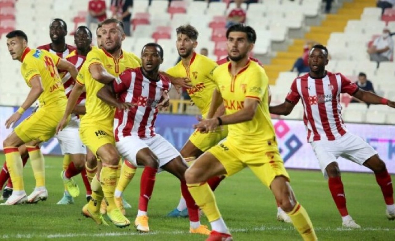 Sivasspor-Göztepe: 4 gollü maç 