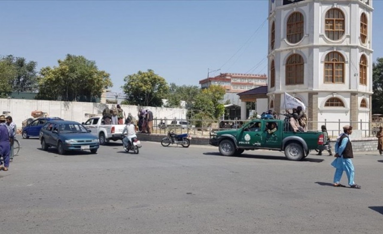Taliban'dan kadınlara flaş çağrı