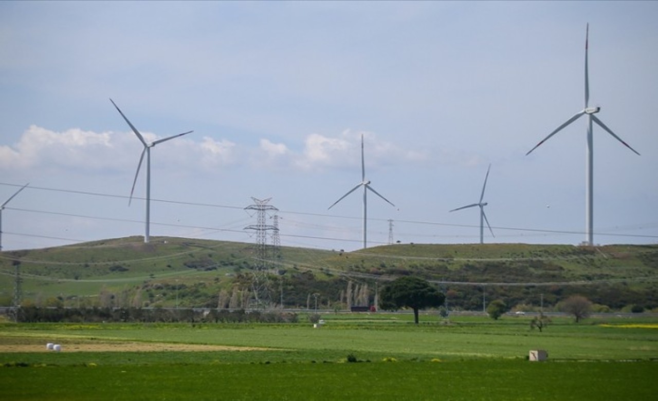 Temiz kaynaklardan üretilen elektrik,  hidrojen formunda depolanacak