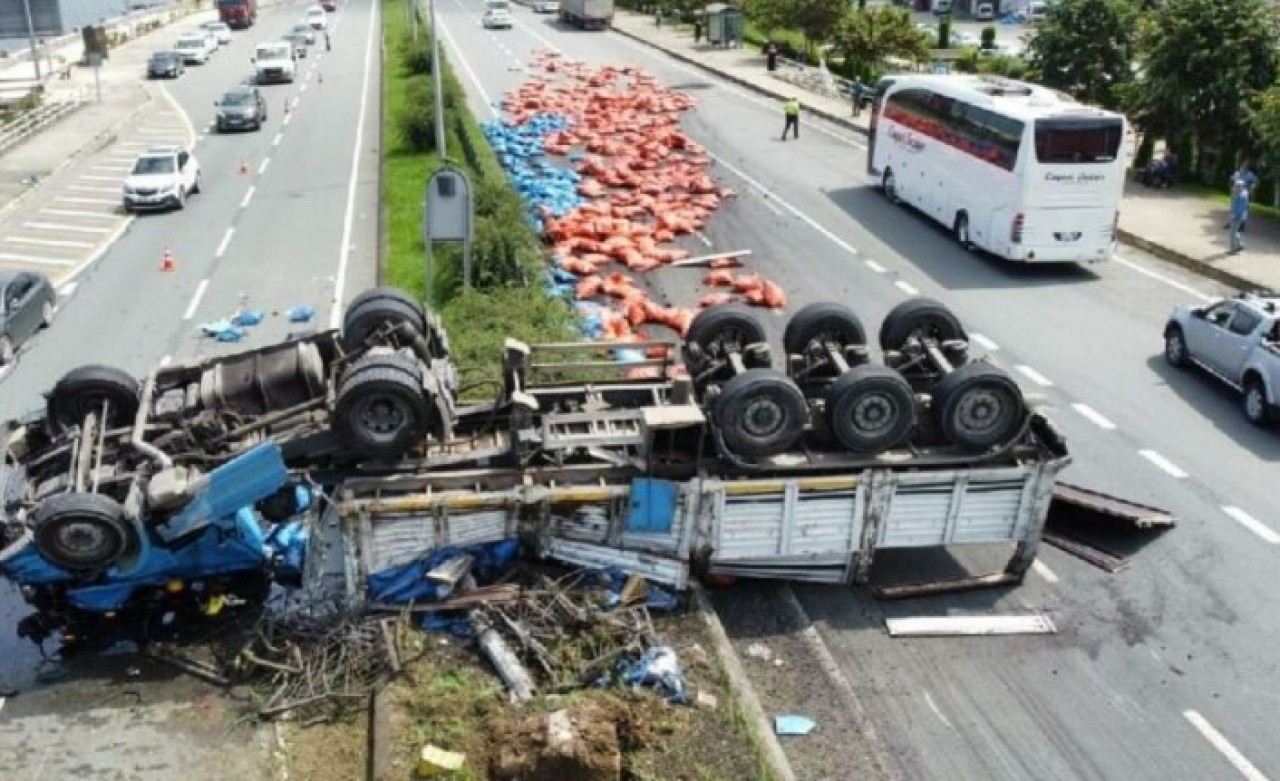 Trabzon'da TIR,  cipe çarptı: İrfan Yenigün öldü