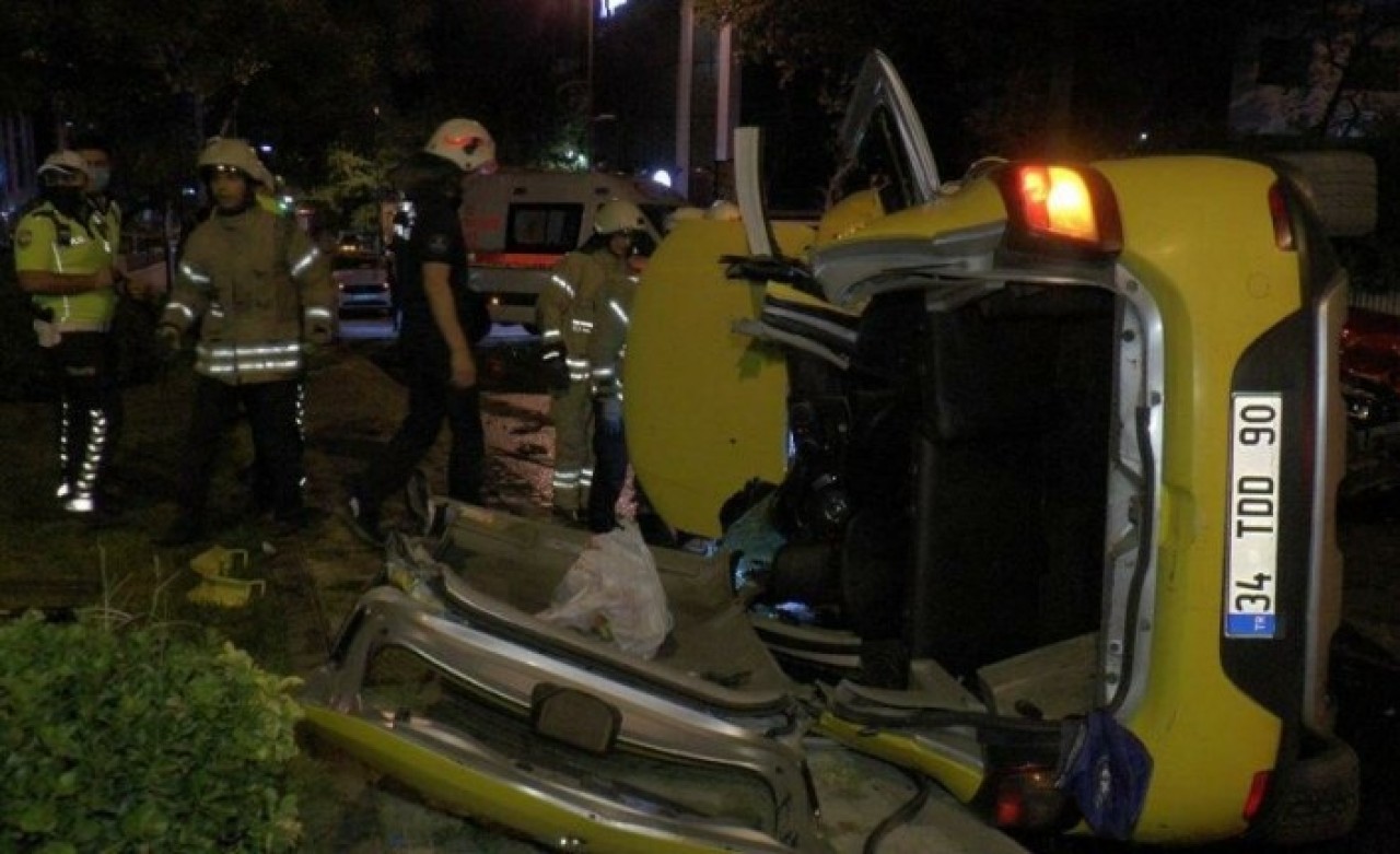 Üsküdar'da sürat kazası: Aslı Zengin,  Yılmaz Danat ve Kaan Tokgöz yaralandı