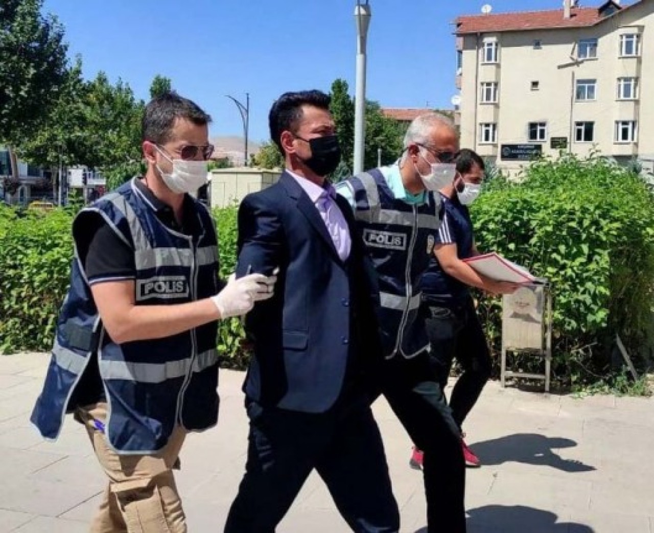 Yer Kırşehir: Afgan adam,  kumalığı reddeden kadını sokakta öldürdü