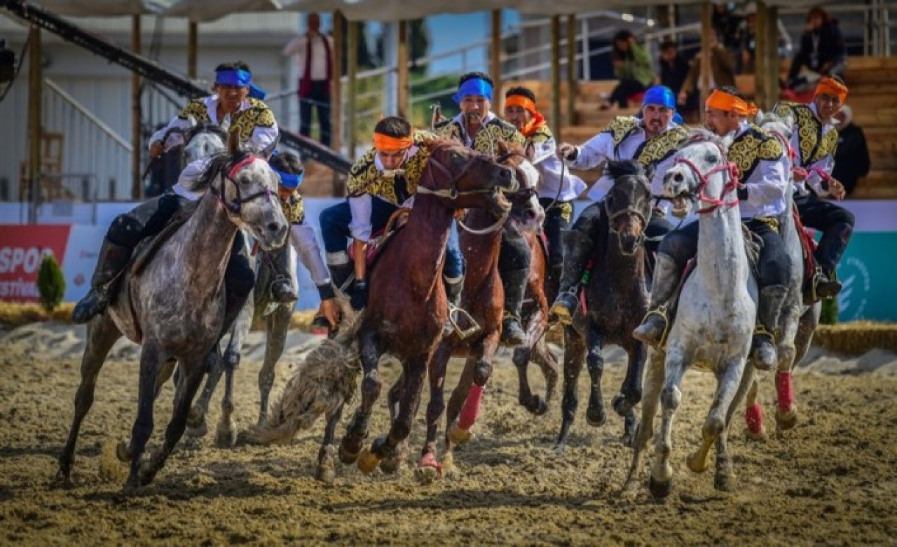5 bin yıllık ata sporu 'kökbörü'yü Kırgız Türkleri Van'da yaşatıyor