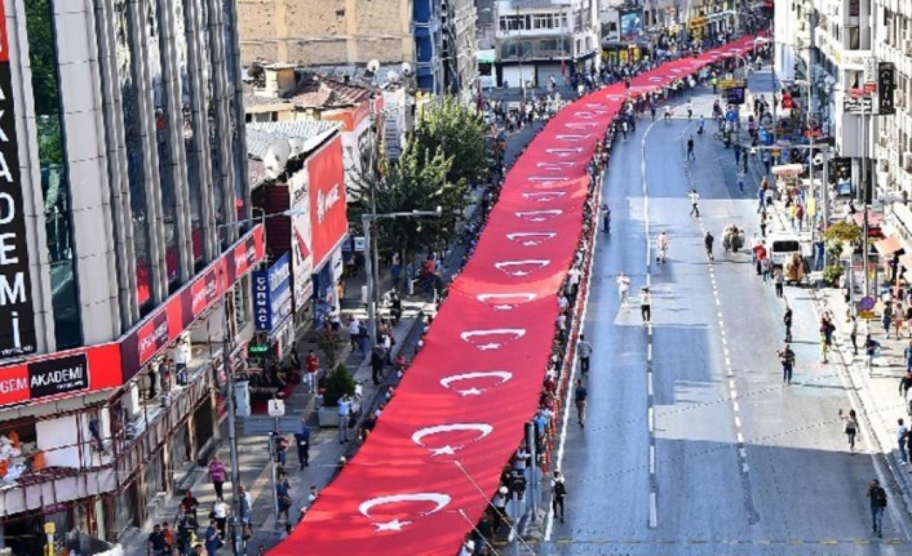 9 Eylül coşkusu: İzmir'in kurtuluşunun 99. yıl kutlamaları işte böyle başladı 