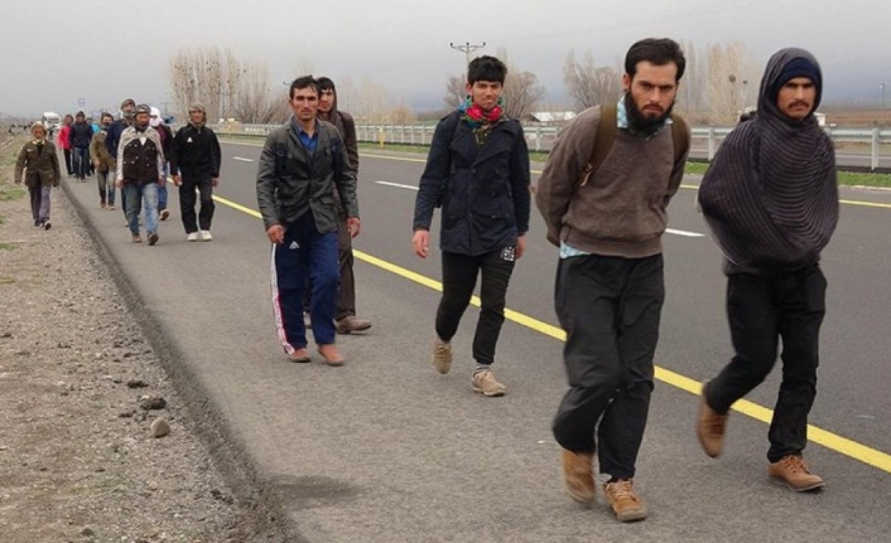 Afganistan sınırları tamamen kapattı,  göç azaldı